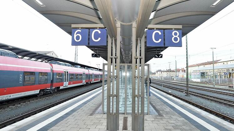 Da fehlt: Gleis 7. Foto: Ronald Rinklef
