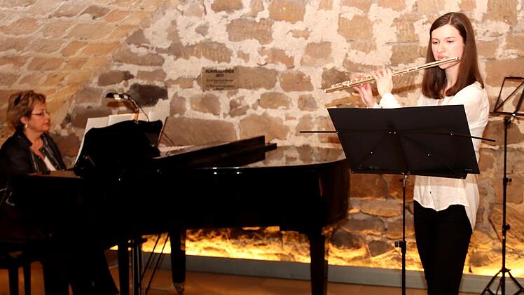 Petra Arneth, Querflöte, am Flügel Jelena Roos  Foto: Johanna Blum