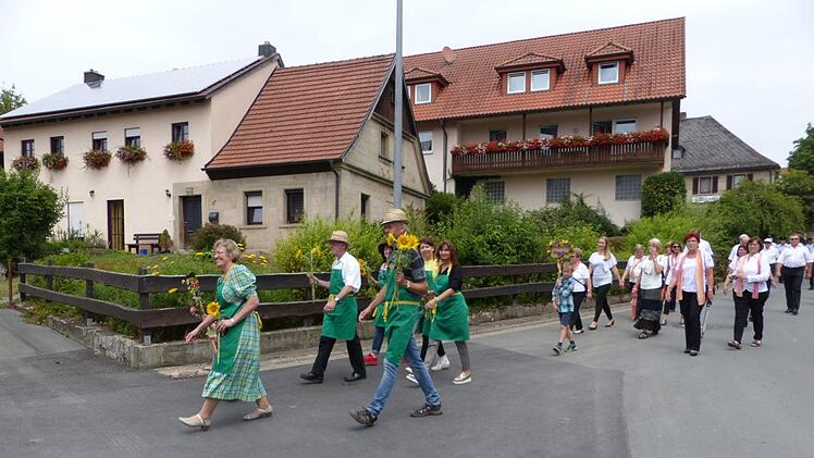 Mit dabei im Festzug waren auch  der Gartenbau- und Ortsverschönerungsverein sowie der Turn- und Sportverein Himmelkron.Klaus-Peter Wulf