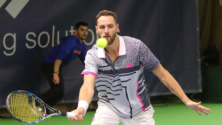 Viertes Spiel in vier Tagen: Albano Olivetti muss heute schon wieder auf den Eckentaler Teppichboden (gegen Marcos Baghdatis). Hält die Siegesserie?  Foto: Bertram Wagner