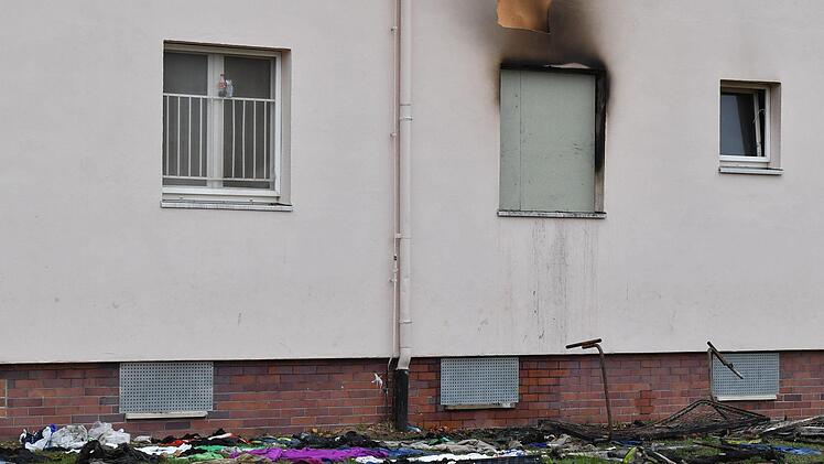 Bei einem Brand ind er Aufnahmeeinrichtung Oberfranken in Bamberg war vor gut einer Woche ein 28-jähriger Flüchtling ums Leben gekommen. Die Ermittlungsergebnisse der Polizei  entlasten nun den Sicherheitsdienst. Foto: Ronald Rinklef