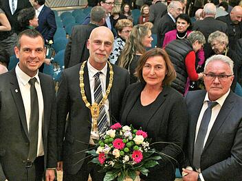 Festlich gestimmt (von links): Bürgermeister Anton Schick jr., Oberbürgermeister Kay Blankenburg, , Festrednerin Birgit Fischer und Bürgermeister Thomas Leiner. Werner Vogel