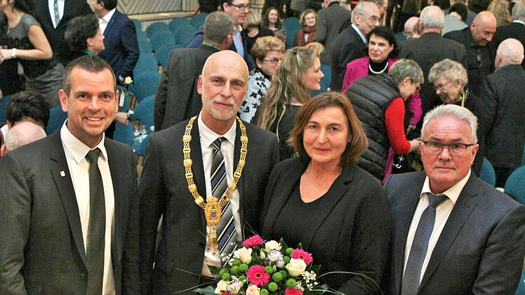 Festlich gestimmt (von links): Bürgermeister Anton Schick jr., Oberbürgermeister Kay Blankenburg, , Festrednerin Birgit Fischer und Bürgermeister Thomas Leiner. Werner Vogel