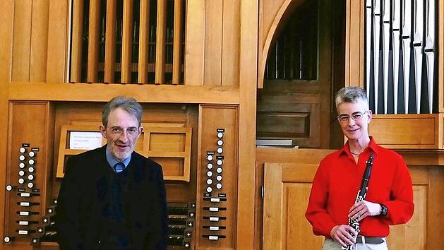 Das Duo "Corona" gastiert am Sonntag in der Stadtkirche St. Georg in Neustadt.