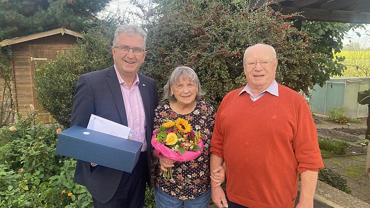 Stein: Ehepaar Schrödel feiert 60 Jahre voller Liebe und Dankbarkeit