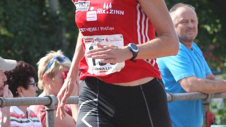 Rennen gut eingeteilt und damit Gesamtsiegerin im Halbmarathon- Anna-Lena Klee vom TSV Ostheim