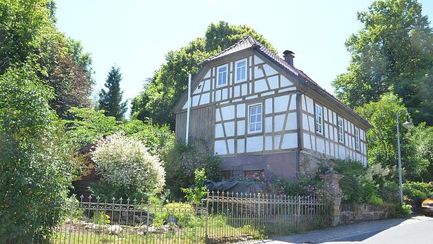 Hinter dem Gärtnerhaus des Weißenbrunner Schlosses wurden Überreste einer Leiche gefunden.Rainer Lutz