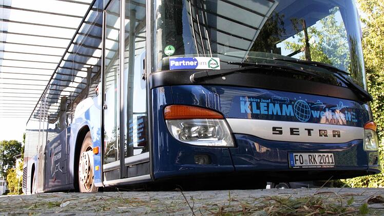 Niederflurbusse sind Pflicht. Die Fahrgäste sollen möglichst bequem aus und einsteigen können. Foto: Josef Hofbauer