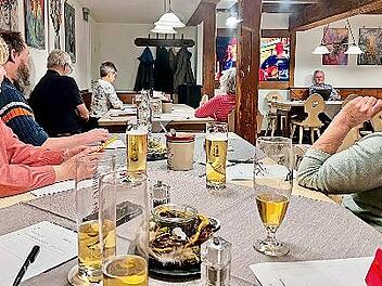 Im Gasthaus Sponsel wurden drei Kurzfilme gezeigt. Im Anschluss sollten mehrere Fragen beantwortet werden.