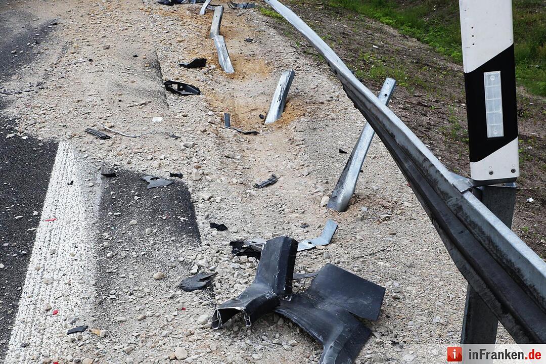 Unfall mit mehreren Fahrzeugen auf der A6 bei Nürnberg-Langwasser
