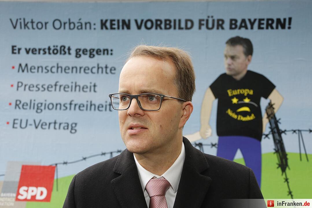 Orban besucht CSU in Kloster Banz: Opposition demonstriert