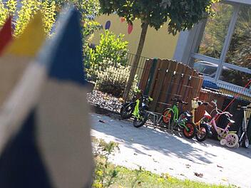 Am ehesten bietet sich nach Meinung des Gemeinderats der Ebenhäuser Kindergarten an, um zeitig neue Krippenplätze für die Familien zu schaffen. Foto: Carmen Schmitt