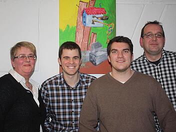Renate Heimann, Sascha Link, Johannes Herzog und Udo Benes (v. l.) führen weiterhin die Geschicke des Vereins Hirtenhaus Ailsbach und wollen heuer das 25. Jubiläum der Begegnungsstätte feiern. Foto: Sonja Werner