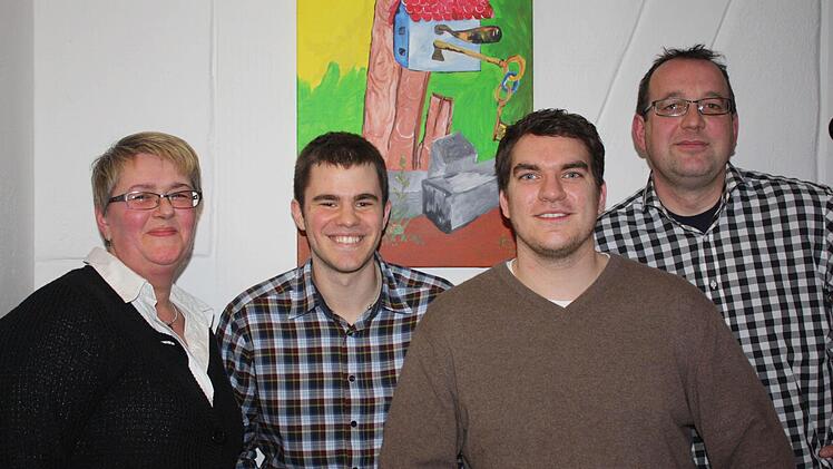 Renate Heimann, Sascha Link, Johannes Herzog und Udo Benes (v. l.) führen weiterhin die Geschicke des Vereins Hirtenhaus Ailsbach und wollen heuer das 25. Jubiläum der Begegnungsstätte feiern. Foto: Sonja Werner