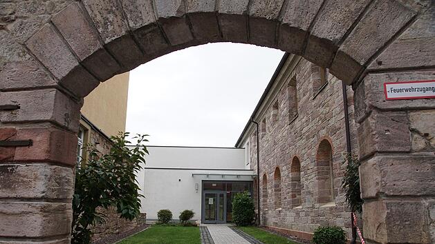 Der Saal im Pfarrzentrum ist f&uuml;r Veranstaltungen gesperrt. Foto: Arkadius Guzy