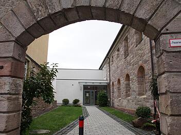 Der Saal im Pfarrzentrum ist für Veranstaltungen gesperrt. Foto: Arkadius Guzy