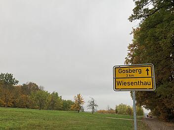 Terrassenblick in der Langenlohe in Richtung Gosberg - künftig direkt auf den Sendemast? Foto: Stefanie Warmerdam