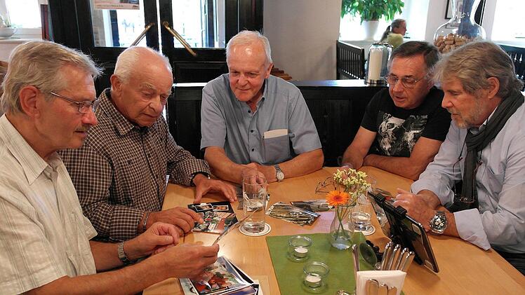Treffen in der Kommunbr&auml;u. Von links: Rainer Weith, Harry Ohnem&uuml;ller, Heinz Seyferth, Reinhard Auschill, Dieter Zapf.P. M&uuml;ller