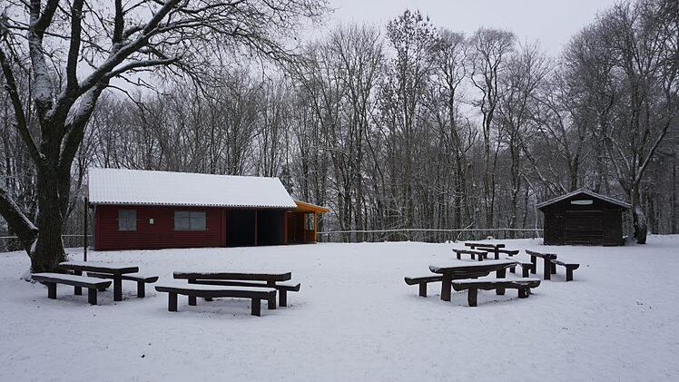 Ist es möglich am Basaltsees oberhalb von Ginolfs eine größere und  moderne Einkehrmöglichkeit zu schaffen? Die Ginolfser Bürger waren von  der Idee der Bürgermeisterin sehr angetan. Foto: Marion Eckert