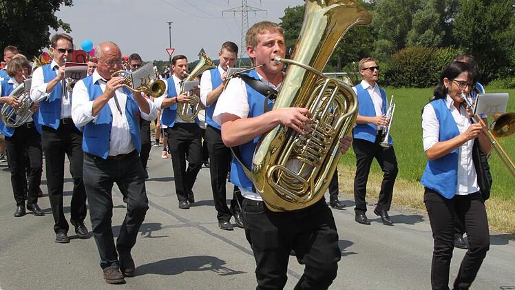 Die Mainleuser Schule feierte am Samstag ein wunderschönes Wiesenfest. Foto: Stephan Tiroch