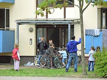 Aus der "Are" wurde eine Aufnahmeeinrichtung mit drei Untergliederungen. Mittlerweile liegt die Zahl der Abschiebungen und Rückreisen bei 2900.   Foto: Ronald Rinklef