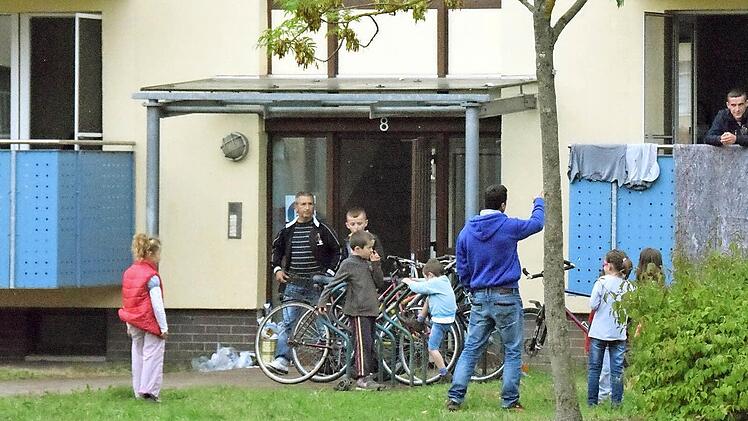 Aus der "Are" wurde eine Aufnahmeeinrichtung mit drei Untergliederungen. Mittlerweile liegt die Zahl der Abschiebungen und Rückreisen bei 2900.   Foto: Ronald Rinklef