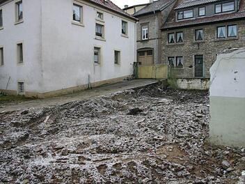 13 neue Parkplätzen entstehen auf dem Grundstück in der Ochsenfurter Straße. Foto: Thomas Meyer