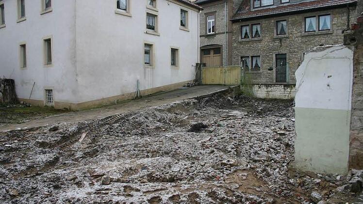 13 neue Parkplätzen entstehen auf dem Grundstück in der Ochsenfurter Straße. Foto: Thomas Meyer