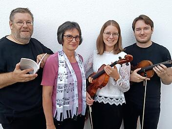 Die mitwirkenden Künstler (v. li.): Hugo vom Narrenkreuz, Ariane Kufner, Judith Goetze und Christoph Ganslmayer.