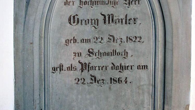 Gedenktafel für Pfarrer Georg Wörler in der Wartenfelser Kirche an der Wand vor dem linken Seitenaltar. Foto: Stephan Melzer