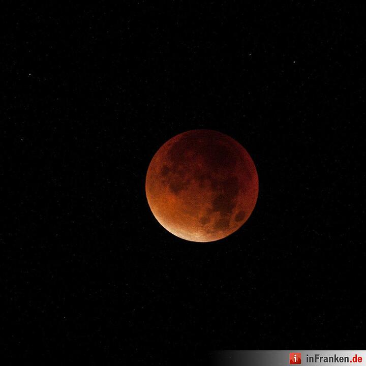 Leserfotos: Blutmond über Franken