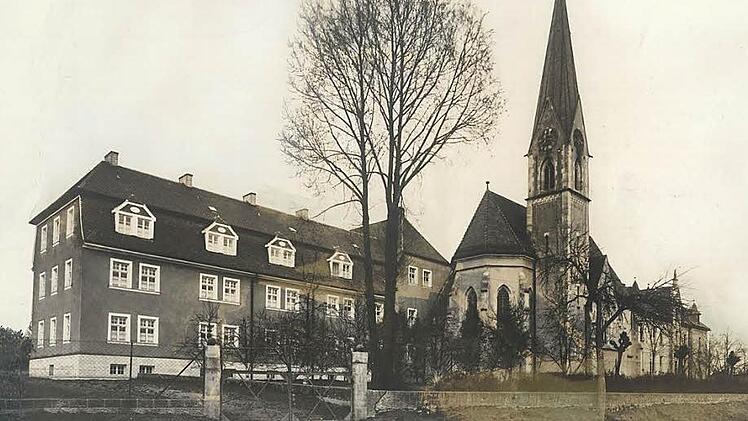 Im Garten des Liebfrauenhauses kam bei einem Granateneinschlag am 16. April 1945 eine Frau ums Leben. Sie war das einzige zivile Opfer bei der Übergabe Herzogenaurachs an die Amerikaner. Foto: Archiv/Manfred Welker