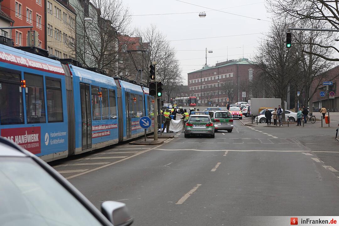 Tödlicher Unfall: Frau in Nürnberg von Straßenbahn erfasst