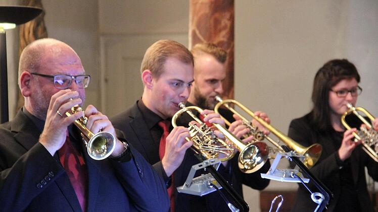 Zum 40-jährigen Bestehen des Posaunenchores Buchau haben die Buchauer ein ganz besonderes Konzert organisiert und die bayernweite Auswahl Gloria Brass nach Buchau geholt.Katharina Müller-Sanke