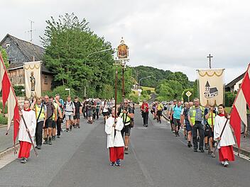 Die Pilger aus der Pfarrei Mistelfeld/Klosterlangheim kehrten erschöpft, aber glücklich nach drei Tagen Wallfahrt zu Ehren der heiligen Dreifaltigkeit nach Mistelfeld zurück.