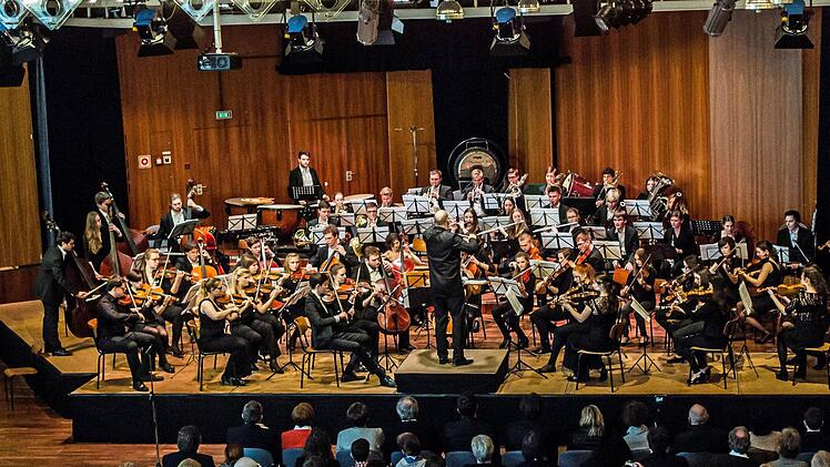Impressionen vom Oster-Konzert des Jugend-Symphonie-Orchesters Oberfranken im Coburger KongresshausFoto: Jochen Berger
