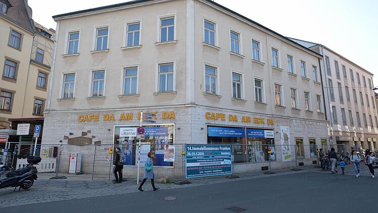 Das ehemalige Metzner-da-am-Eck-da-Gebäude beim ZOB steht schon seit Jahren leer.  Foto: Ronald Rinklef