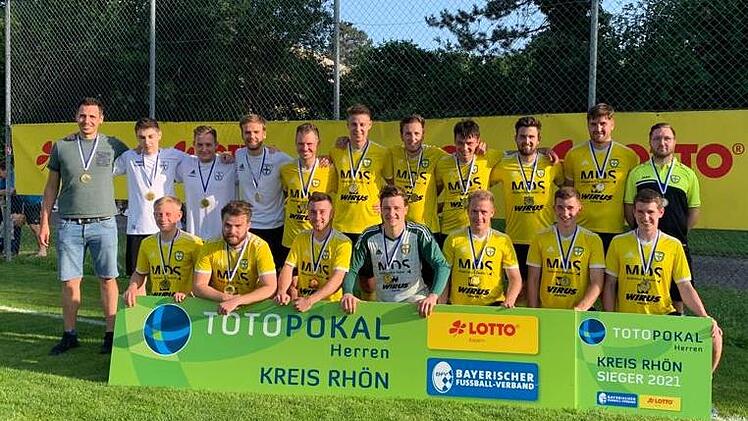 Bezirksligist FC Thulba wurde seiner Favoritenrolle gerecht und gewann mit einem 2:0-Sieg bei der SG Mellrichstadt/Frickenhausen das Kreisfinale im Totopokal. Foto: Christoph Adrio