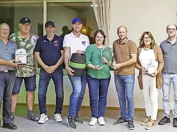 Unser Foto zeigt (von links): Sportleiter Matthias Metz, Gerhard Hill, Gottfried Krassa, Kurt M&uuml;ller, Christoph Sch&auml;fer, Daniela Pfrang, Michael Metz, Pia Bauer, Sascha Pfrang und Standleitung Bastian Schmitt.