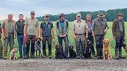 Von links: Marcel Zimmermann, Richterobmann Sebastian Müller, Julia Brimer, Dorothea Gebert, Björn Wilschke, Meike Kortenbruck, Peter Keck, Ausbilder Julian Grundhuber, Andreas Brust, Joachim Lutz, Frank Haßlinger, Dietmar Nees, Hans Keß, Joachim ...