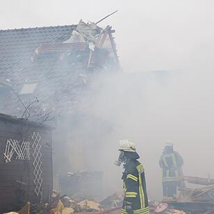 Explosion zerstört Haus in Preußisch-Oldendorf