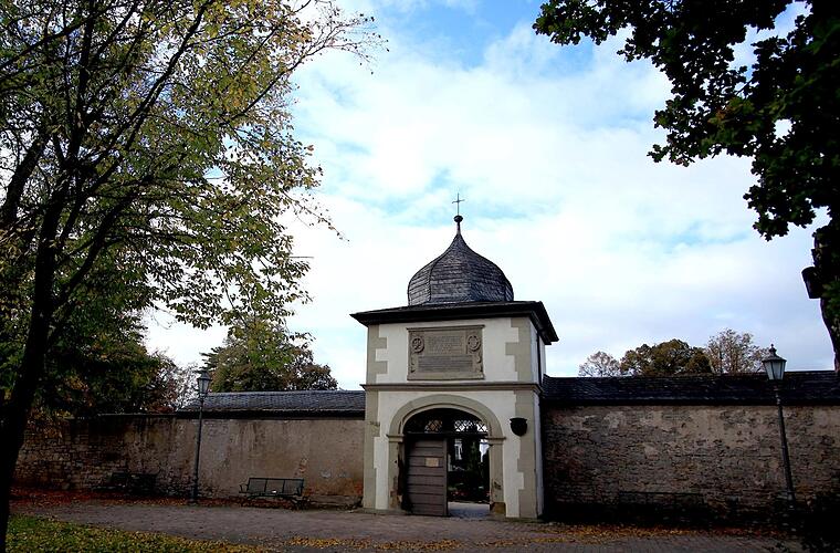 Kitzingen: "Dracula-Grab" sorgte für wilde Spekulationen bei Soldaten - das steckt dahinter
