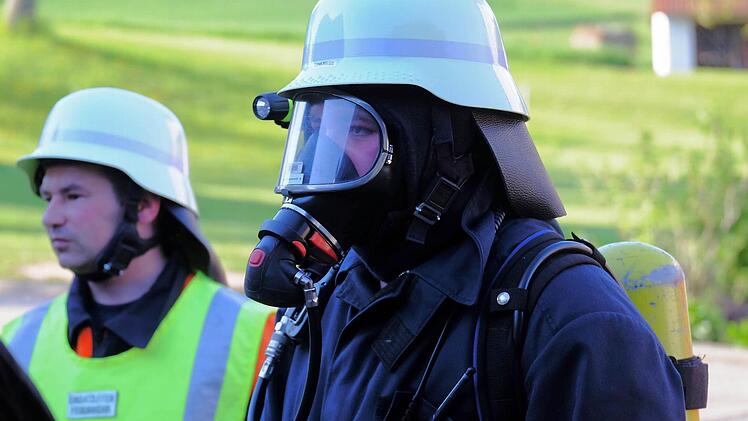 Großübung der Windheimer Feuerwehr am Vorabend zur Jubiläumsfeier. Foto: Gerd Schaar