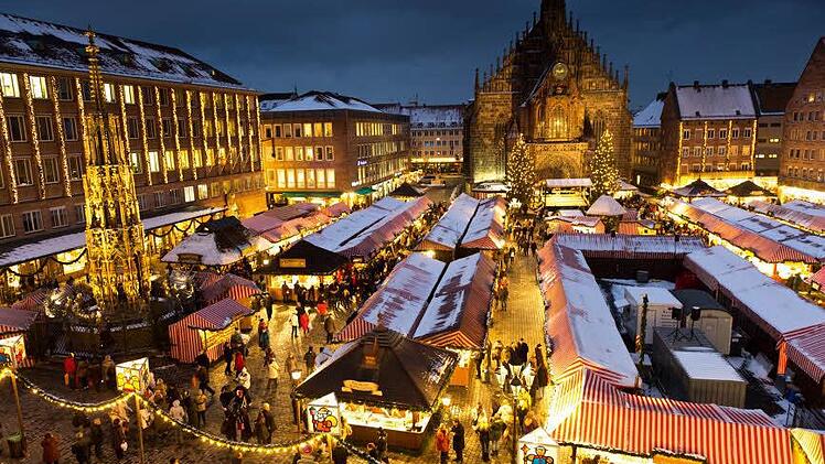 Neben dem Christkindlesmarkt in N&uuml;rnberg er&ouml;ffnen am ersten Adventswochenende auch viele andere Weihnachtsm&auml;rkte in Franken. Foto: Archiv