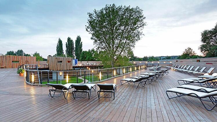 Der großzügige Liegenbereich