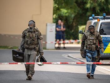 SEK-Einsatz an Universit&auml;tsgel&auml;nde in Bamberg: Mann z&uuml;ckt Messer und verschanzt sich in eigener Wohnung