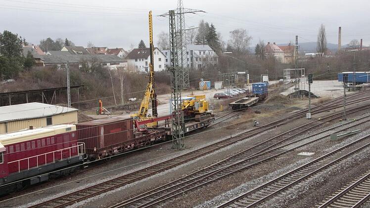 Die Bahn baut.  Foto: Josef Hofbauer