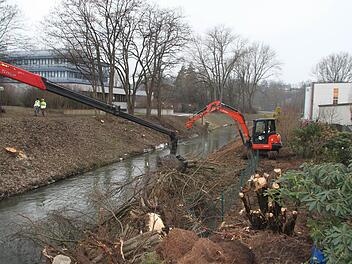 Der Startschuss f&uuml;r die Arbeiten am M&uuml;hlkanal (Wei&szlig;er Main) ist gefallen. Foto: Anna-Lena Deuerling