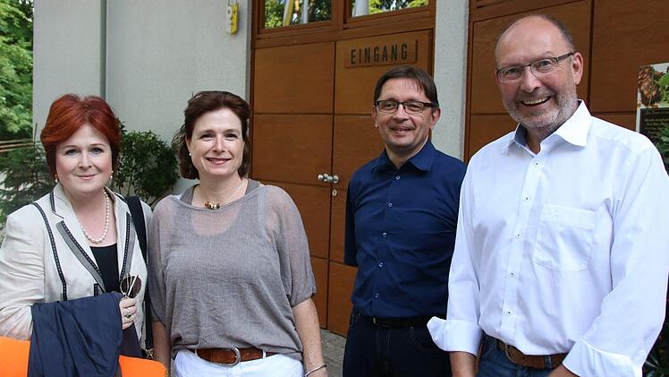 Begrüßung der Gäste zur BR-Lesernacht an der Naturbühne Trebgast  Foto: Jürgen Gärtner