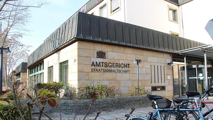 Das Amtsgericht in Erlangen: Der Trakt der Gerichtssäle wird  in diesem Jahr  baulich erneuert.  Foto: Christian Bauriedel